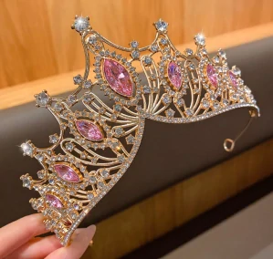 Dívčí zlatá princeznovská korunka s růžovými kameny