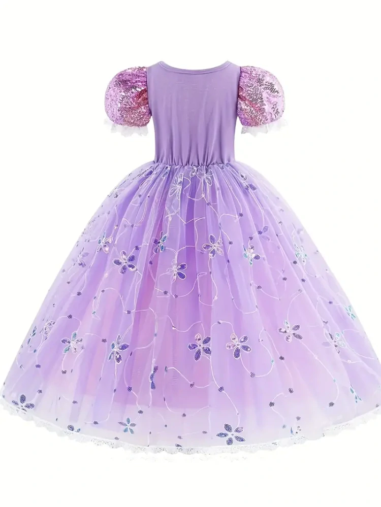 Fialkové šaty pro princeznu