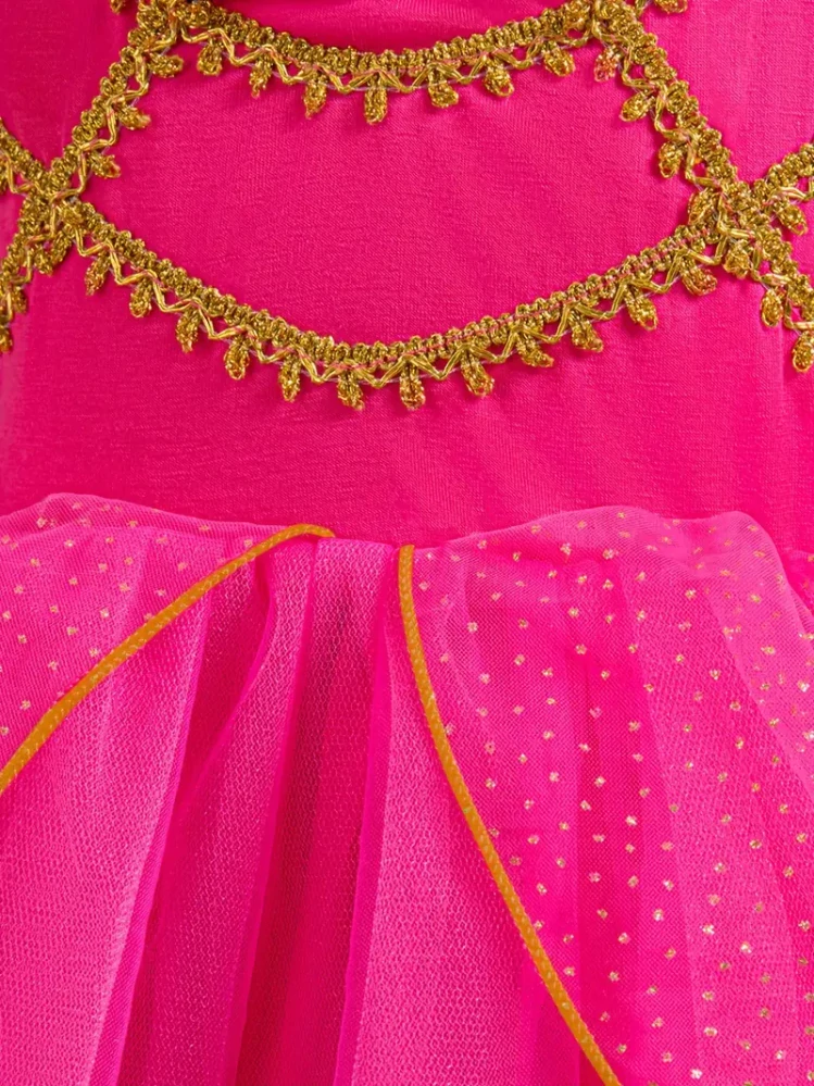 růžové šaty pro princeznu