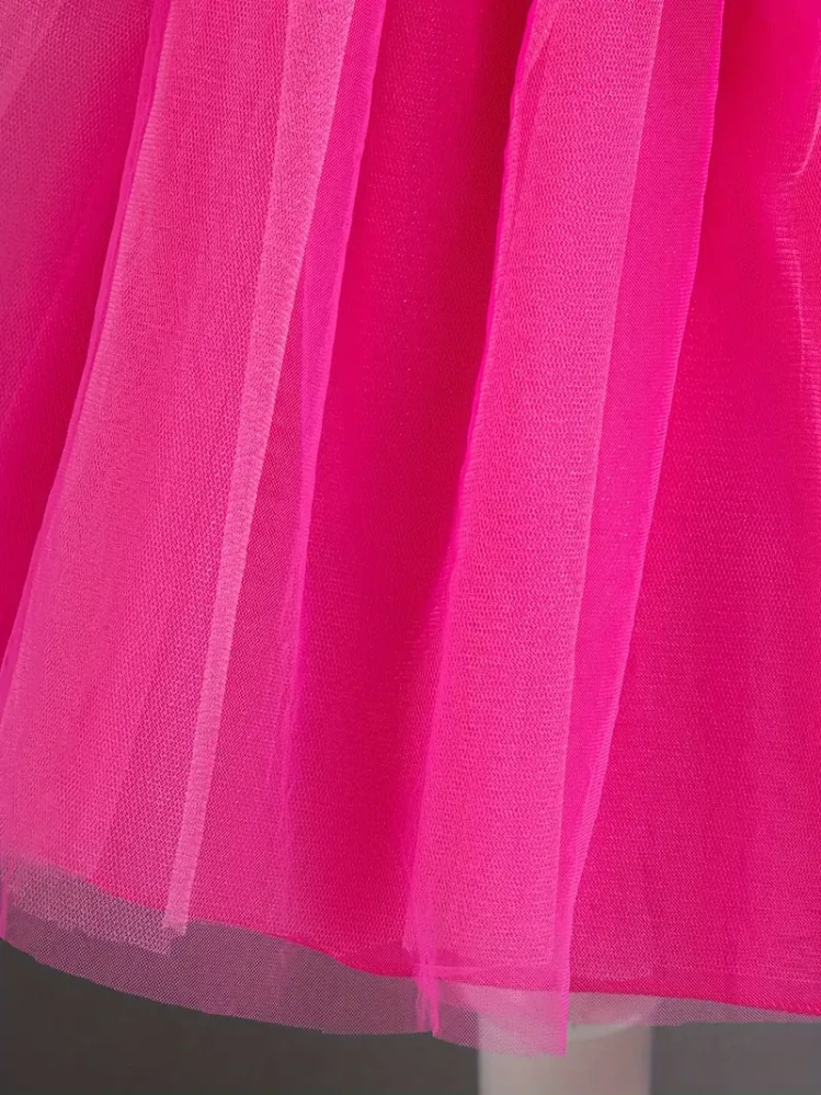 růžové šaty pro princeznu